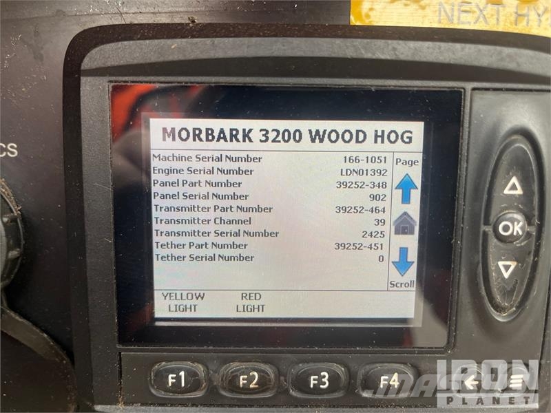 Morbark 3200 Tracked Wood Hog Horizontal Grinder معدات البناء - غير ذلك