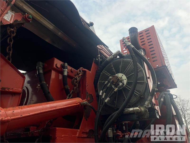 Morbark 3200 Tracked Wood Hog Horizontal Grinder معدات البناء - غير ذلك