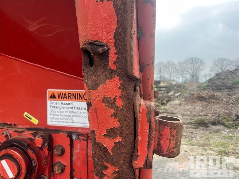 Morbark 3200 Tracked Wood Hog Horizontal Grinder معدات البناء - غير ذلك