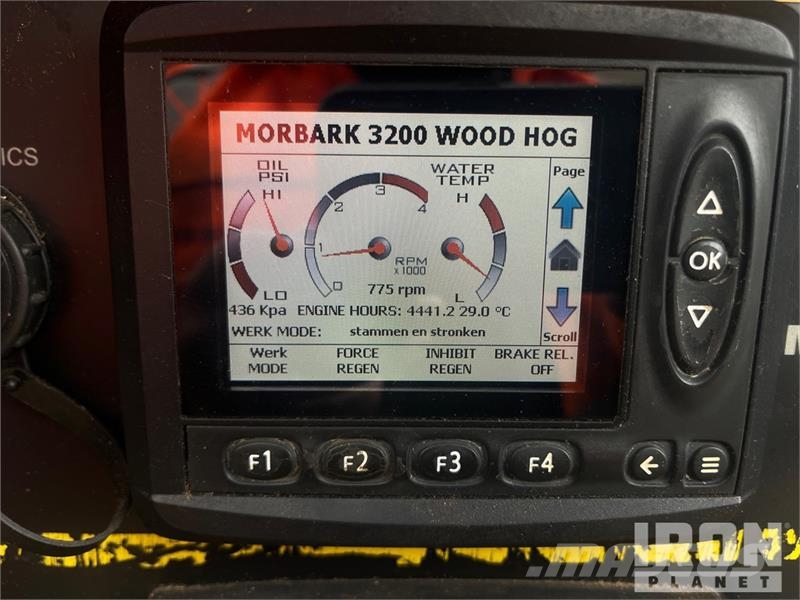 Morbark 3200 Tracked Wood Hog Horizontal Grinder معدات البناء - غير ذلك