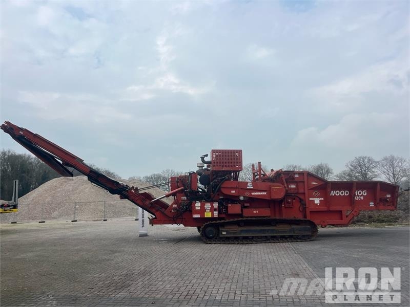 Morbark 3200 Tracked Wood Hog Horizontal Grinder معدات البناء - غير ذلك