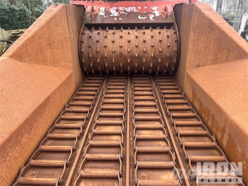 Morbark 3200 Tracked Wood Hog Horizontal Grinder معدات البناء - غير ذلك