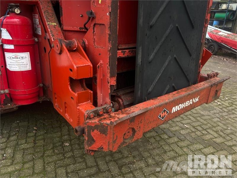 Morbark 3200 Tracked Wood Hog Horizontal Grinder معدات البناء - غير ذلك
