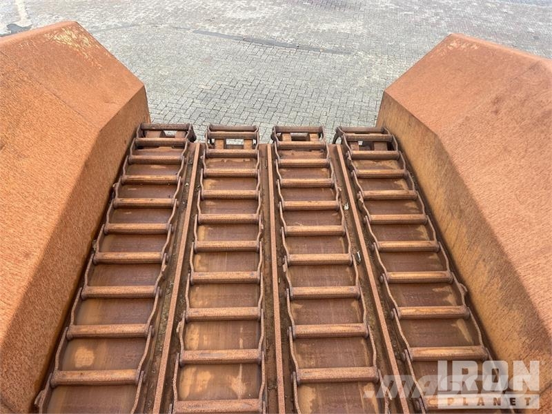Morbark 3200 Tracked Wood Hog Horizontal Grinder معدات البناء - غير ذلك