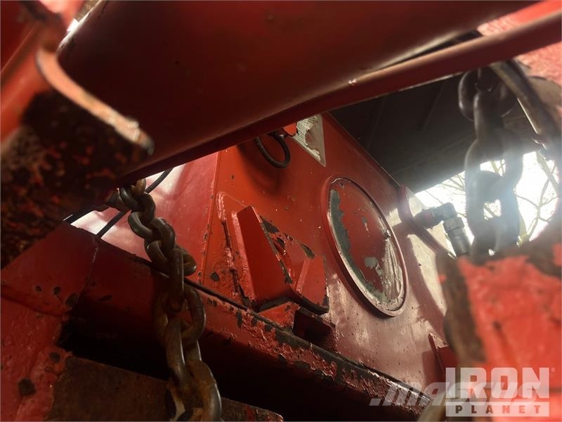 Morbark 3200 Tracked Wood Hog Horizontal Grinder معدات البناء - غير ذلك