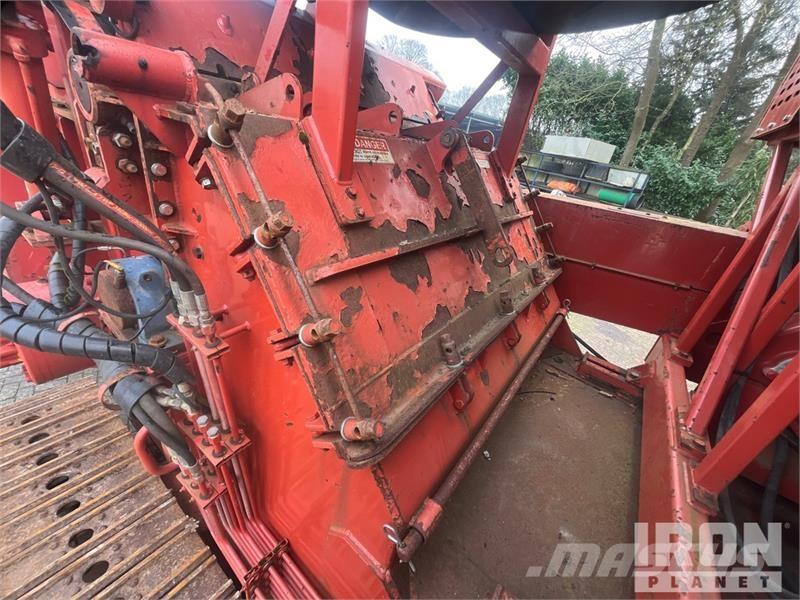 Morbark 3200 Tracked Wood Hog Horizontal Grinder معدات البناء - غير ذلك