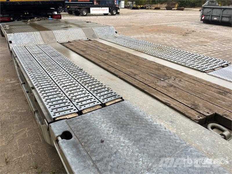 Möslein T4 Quad/A Extendable Lowboy Trailer Maskinhenger