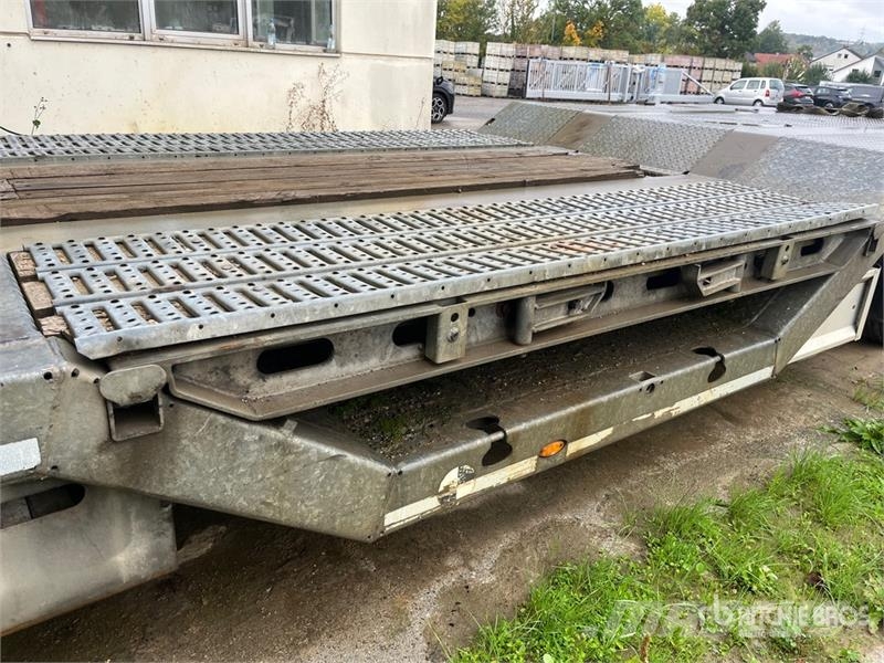 Möslein T4 Quad/A Extendable Lowboy Trailer Maskinhenger