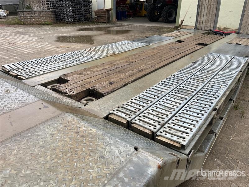 Möslein T4 Quad/A Extendable Lowboy Trailer Maskinhenger