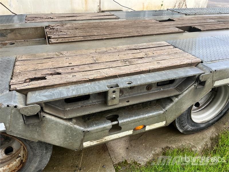 Möslein T4 Quad/A Extendable Lowboy Trailer Maskinhenger