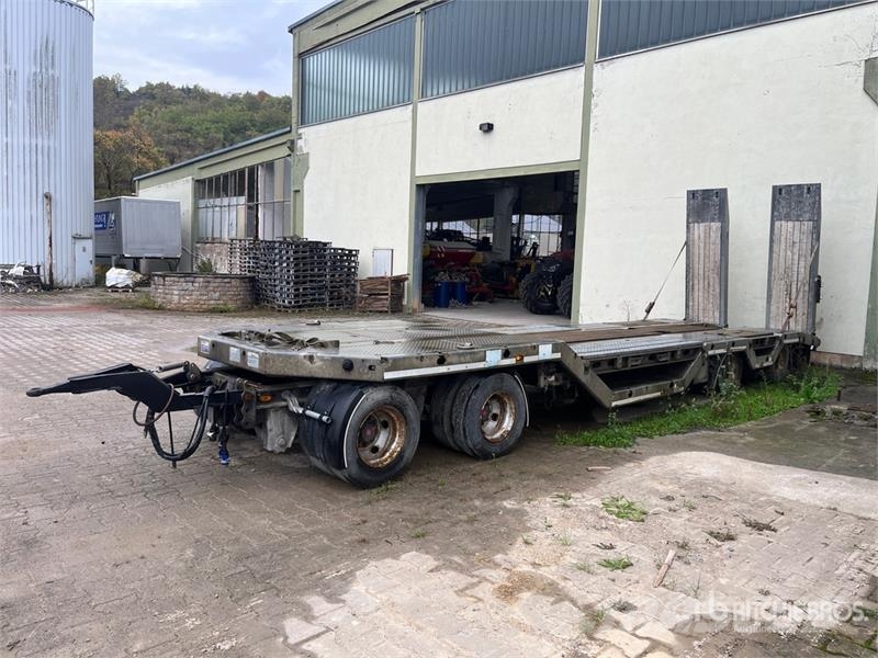 Möslein T4 Quad/A Extendable Lowboy Trailer Maskinhenger