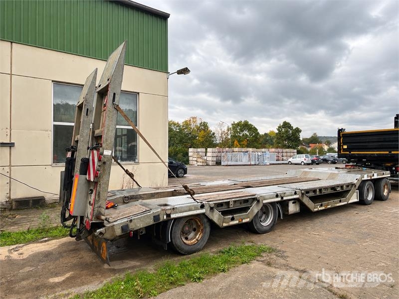 Möslein T4 Quad/A Extendable Lowboy Trailer Maskinhenger