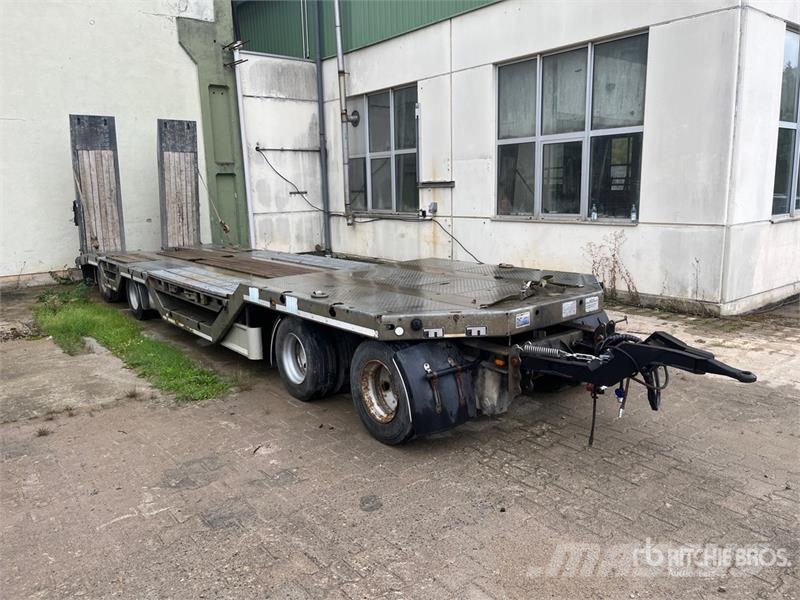 Möslein T4 Quad/A Extendable Lowboy Trailer Maskinhenger