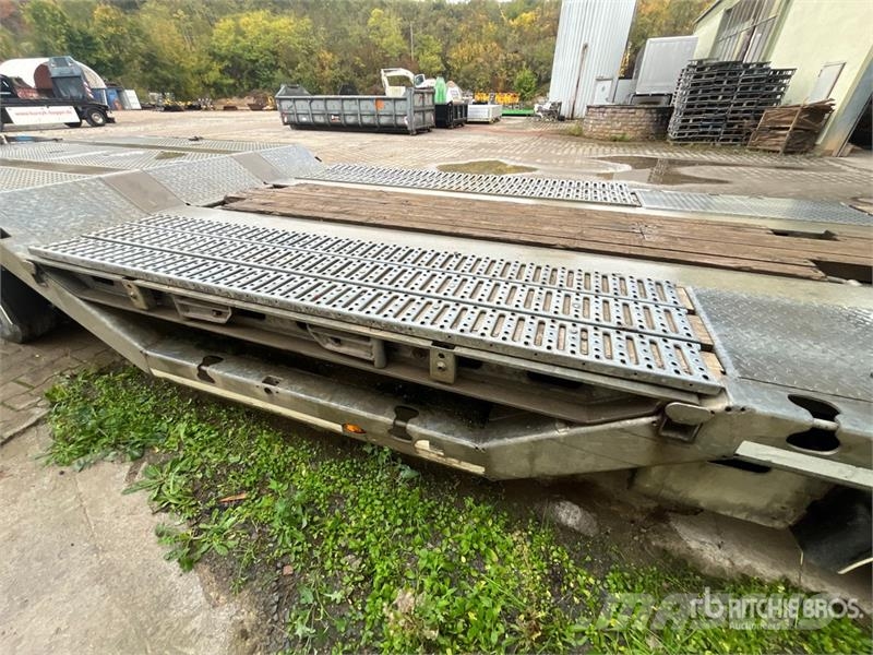 Möslein T4 Quad/A Extendable Lowboy Trailer Maskinhenger