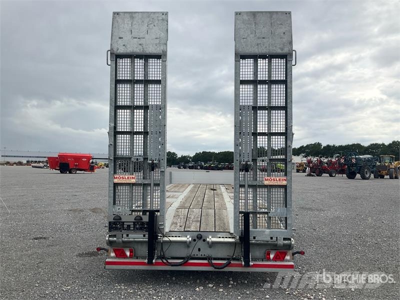Möslein TT 18 Equipment Trailer 車両運搬用トレーラー