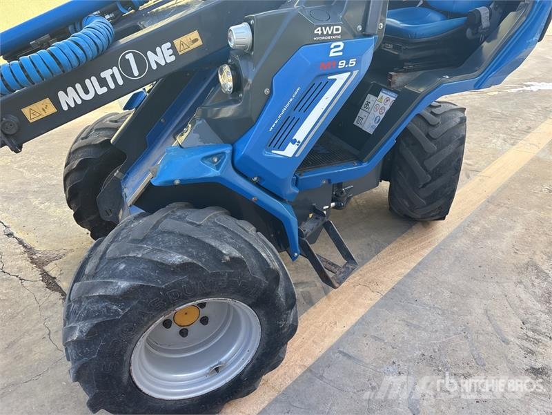 Multione SRL 9.5 Skid Steer Loader لوادر انزلاقية التوجيه