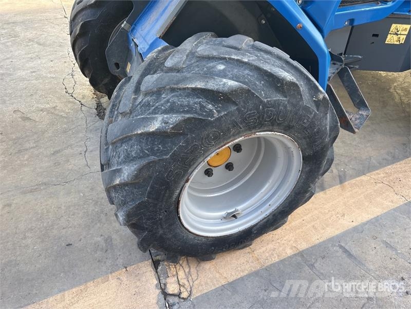 Multione SRL 9.5 Skid Steer Loader لوادر انزلاقية التوجيه