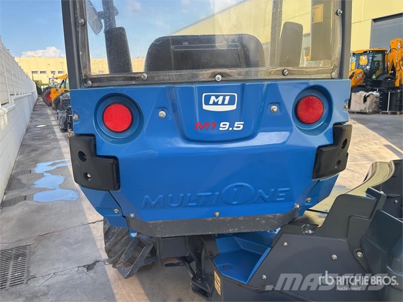 Multione SRL 9.5 Skid Steer Loader لوادر انزلاقية التوجيه