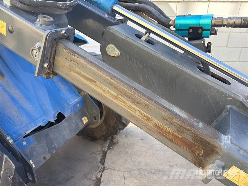 Multione SRL 9.5 Skid Steer Loader لوادر انزلاقية التوجيه