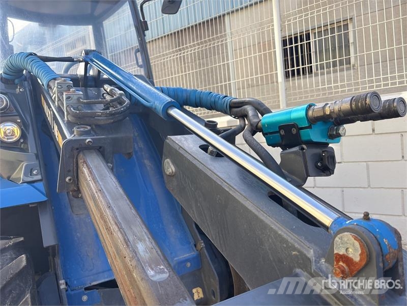 Multione SRL 9.5 Skid Steer Loader لوادر انزلاقية التوجيه