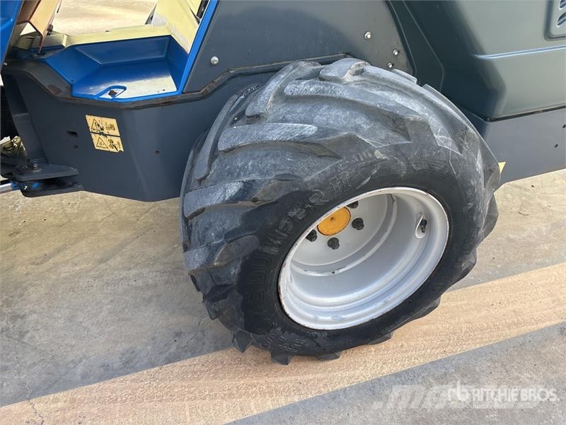 Multione SRL 9.5 Skid Steer Loader لوادر انزلاقية التوجيه