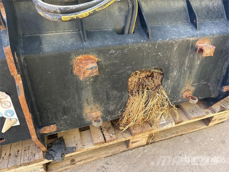 Multione SRL 9.5 Skid Steer Loader لوادر انزلاقية التوجيه