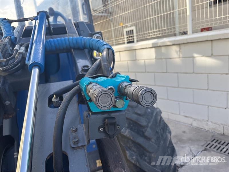 Multione SRL 9.5 Skid Steer Loader لوادر انزلاقية التوجيه