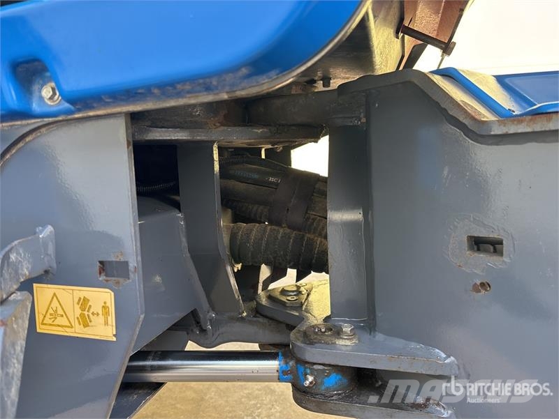 Multione SRL 9.5 Skid Steer Loader لوادر انزلاقية التوجيه