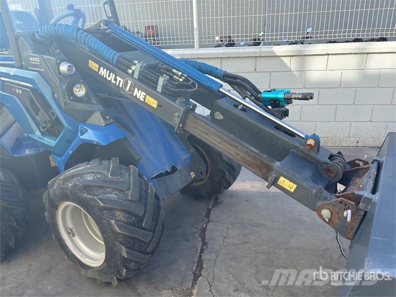 Multione SRL 9.5 Skid Steer Loader لوادر انزلاقية التوجيه