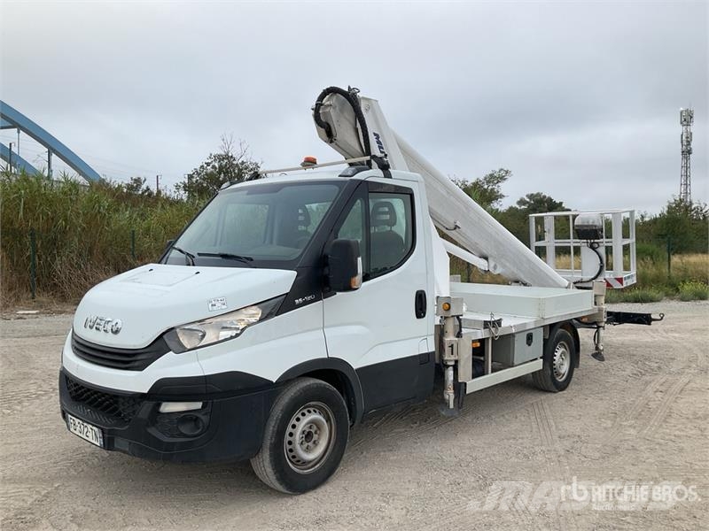 Multitel MT240 24 m on Iveco-Multitel 4x2 Camion Nacelle Bu Auto korpe