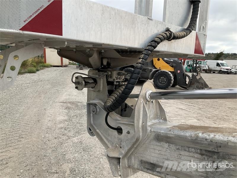 Multitel MT240 24 m on Iveco-Multitel 4x2 Camion Nacelle Bu Auto korpe