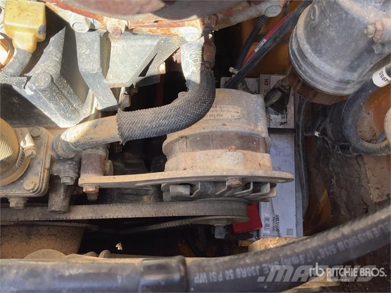 Mustang 1650R 滑移轉向裝載機