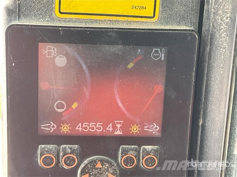 Mustang 1650R 滑移轉向裝載機