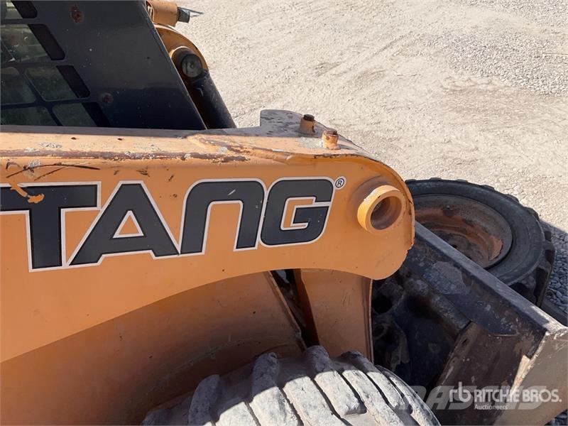 Mustang 1650R 滑移轉向裝載機