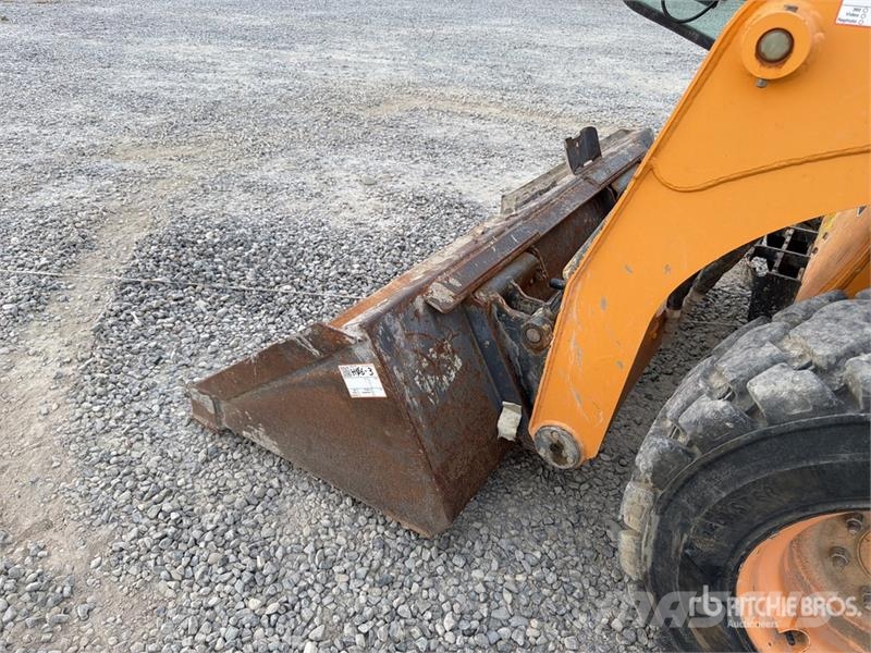 Mustang 2700V Skid steer mini nakladalci
