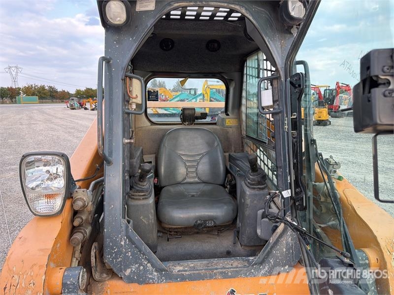 Mustang 2700V Skid steer mini nakladalci