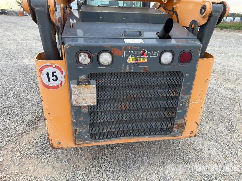 Mustang 2700V Skid steer mini nakladalci
