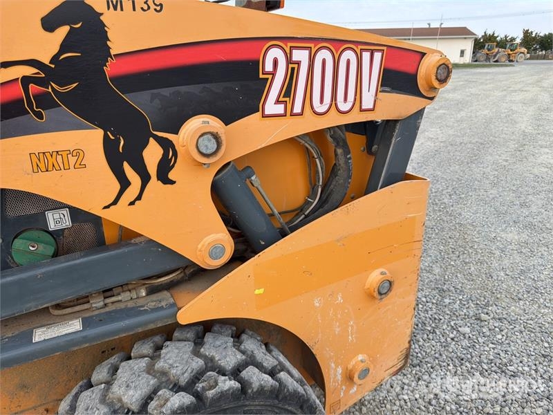 Mustang 2700V Skid steer mini nakladalci