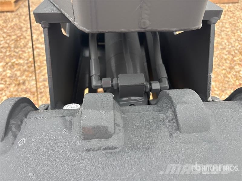 Mustang GRP200 Demolition Grapple (Unused) Pinzas