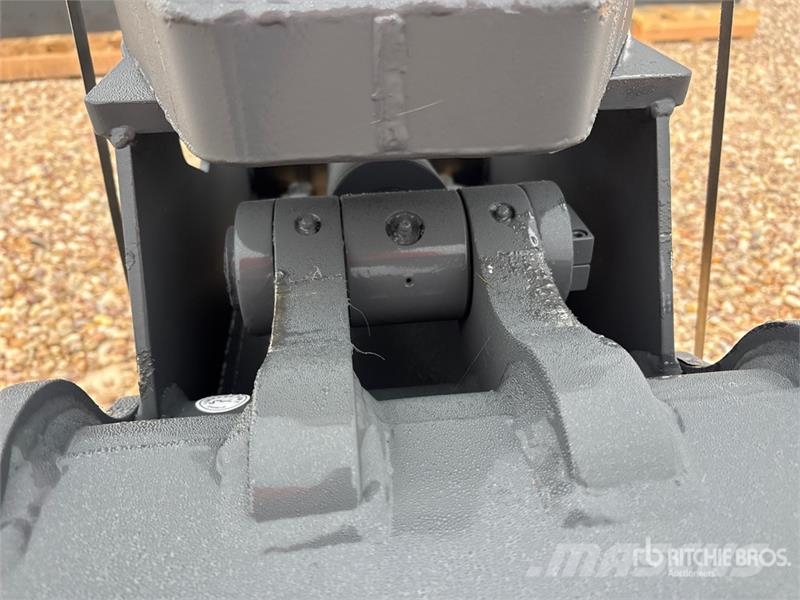 Mustang GRP200 Demolition Grapple (Unused) Pinzas