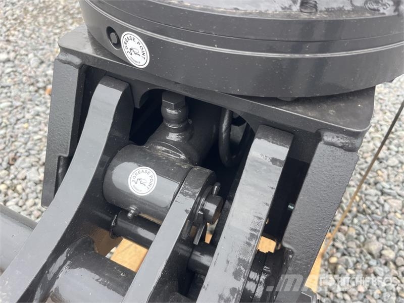 Mustang GRP250 Grapples