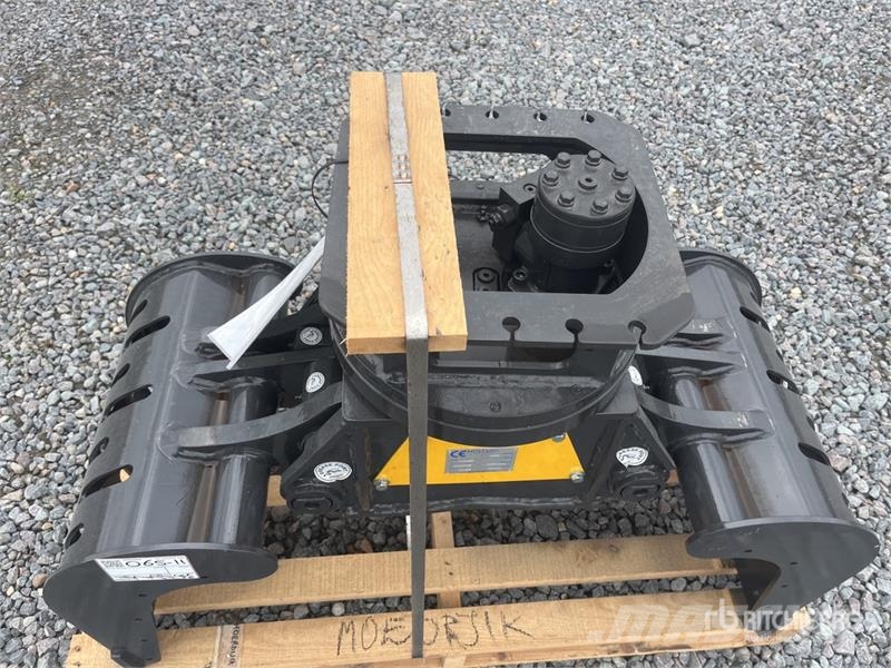 Mustang GRP250 Grapples