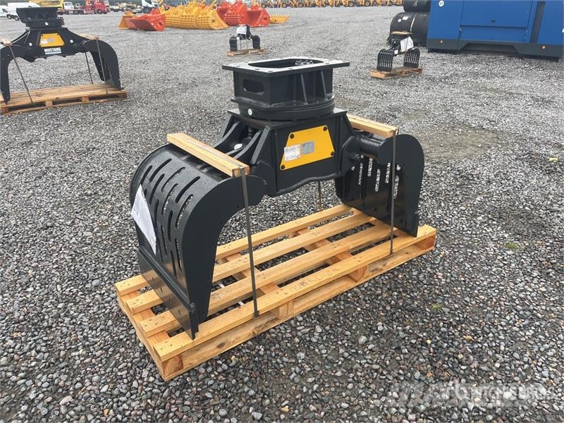 Mustang GRP750 Grapples