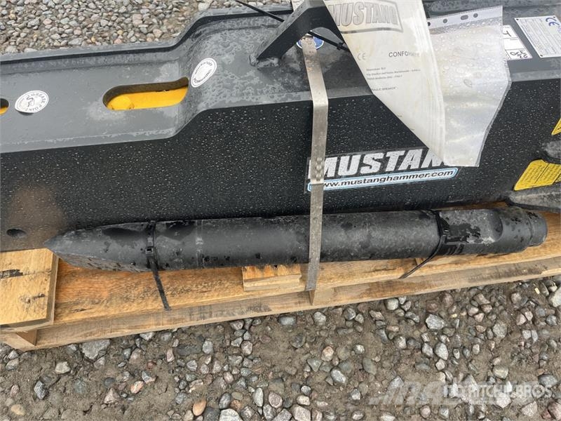 Mustang HM1002 Hydraulic Breaker (Unused) Hammers / Breakers
