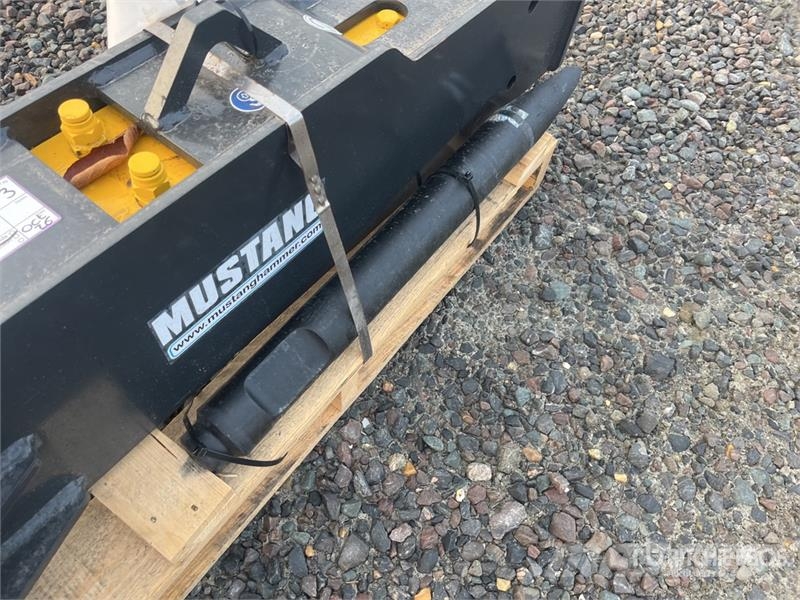 Mustang HM1002 Hydraulic Breaker (Unused) Hammers / Breakers