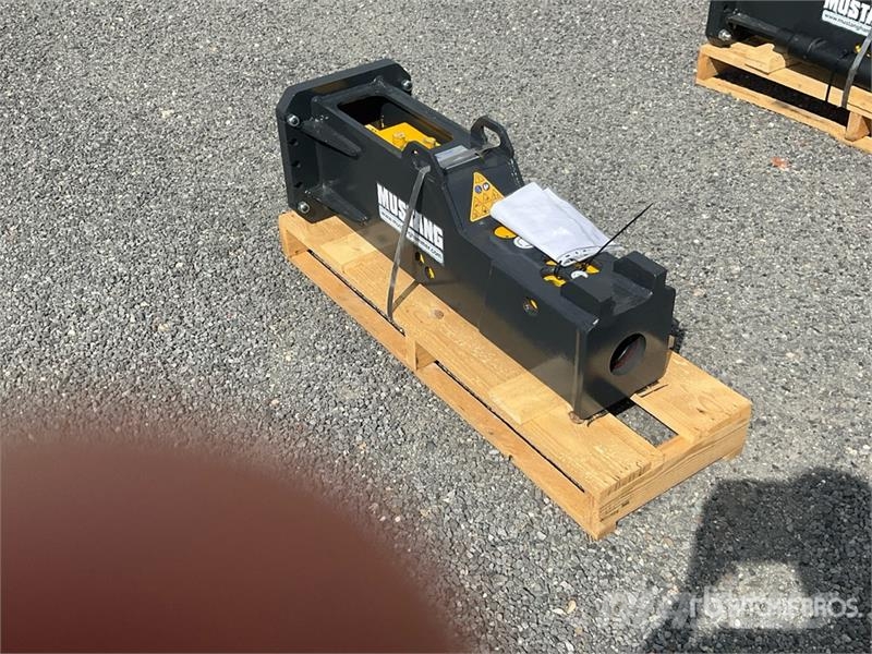 Mustang HM350 Hydraulic Breaker (Unused) مطارق / كسارات