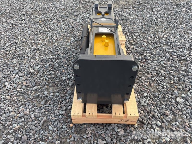 Mustang HM600 Hydraulic Breaker (Unused) 破碎锤