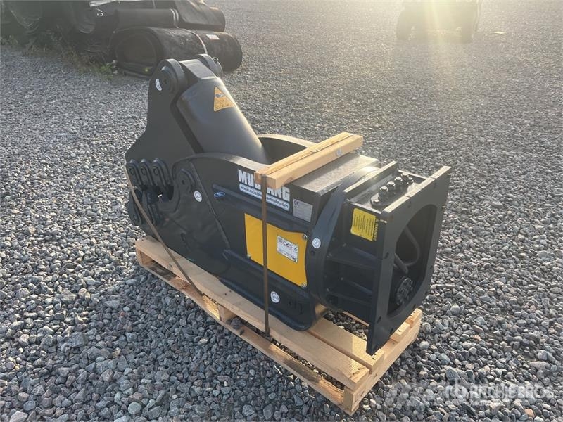 Mustang R12 Rotating Demolition Pulverizer (Unused) Crushers