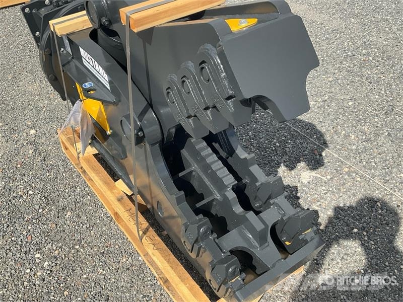 Mustang RH10 Demolition Pulverizer (Unused) جراشات البناء