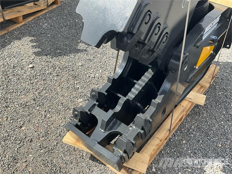 Mustang RH10 Demolition Pulverizer (Unused) جراشات البناء